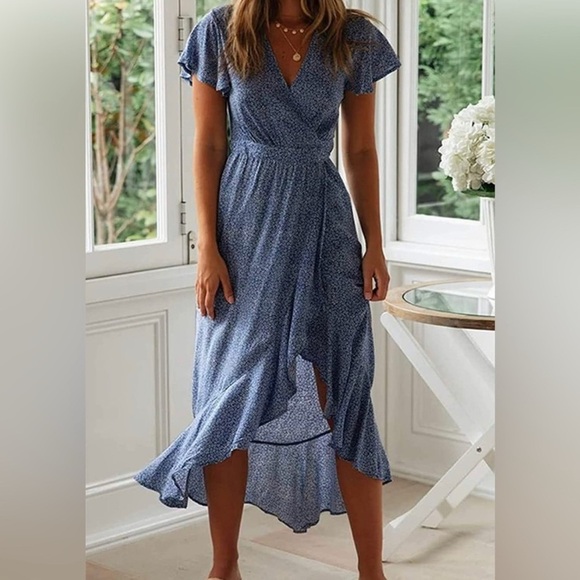 NWT Zesica Women’s 2XL Blue White Floral Wrap Maxi Dress Short Sleeve Ruffle Hem - Picture 1 of 9